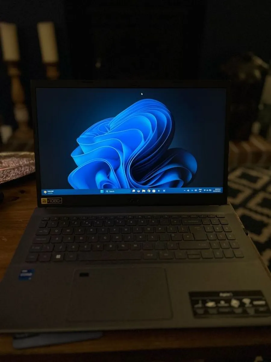 Acer Aspire 5 A515-57 i7 15.6" Laptop - Image 1