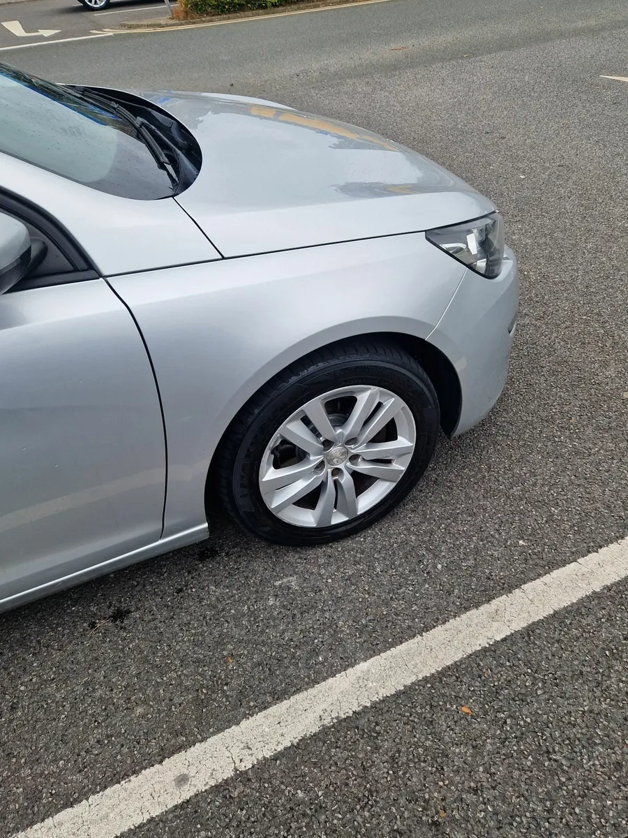 Peugeot 308 2016 - Image 2
