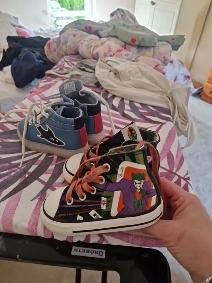Baby converse & Clarks size 5 - Image 1