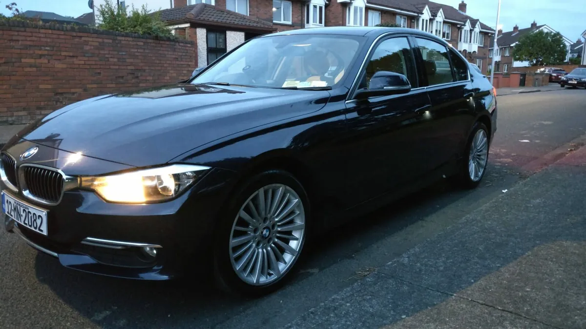 BMW 3 series Luxury 2012 - Image 3