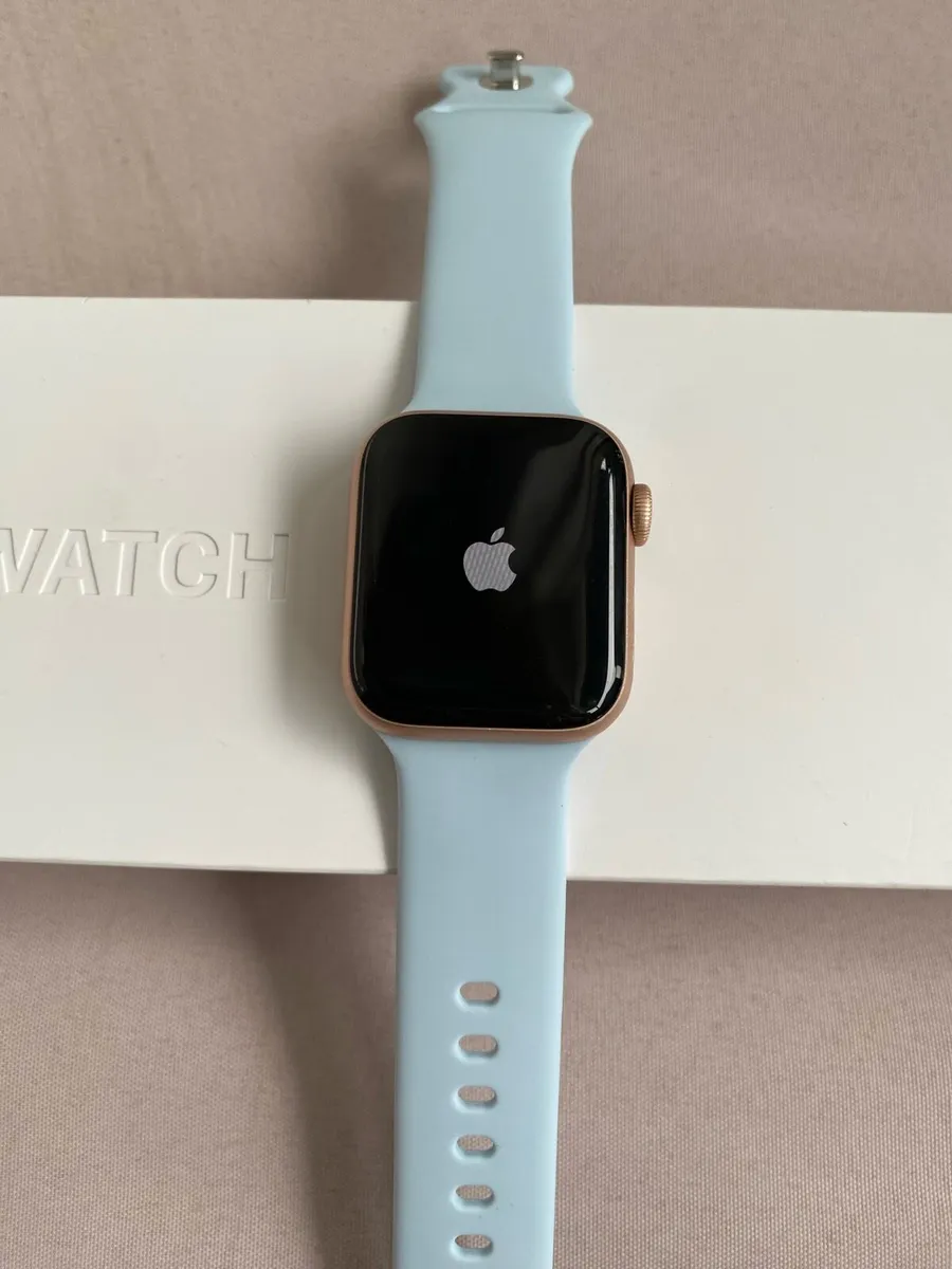 Apple Watch Series 6 40mm - Image 1