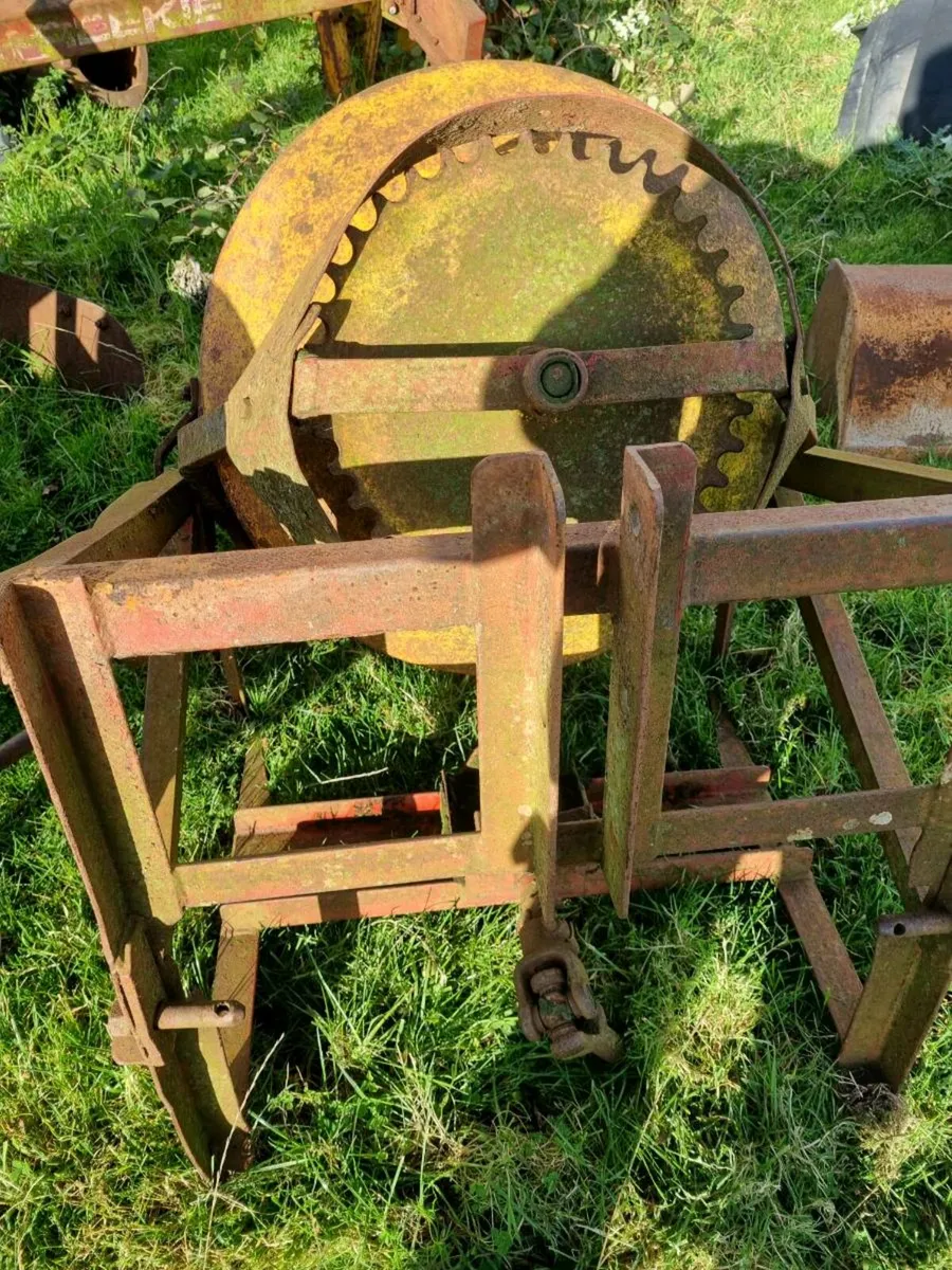Tractor cement mixers - Image 4