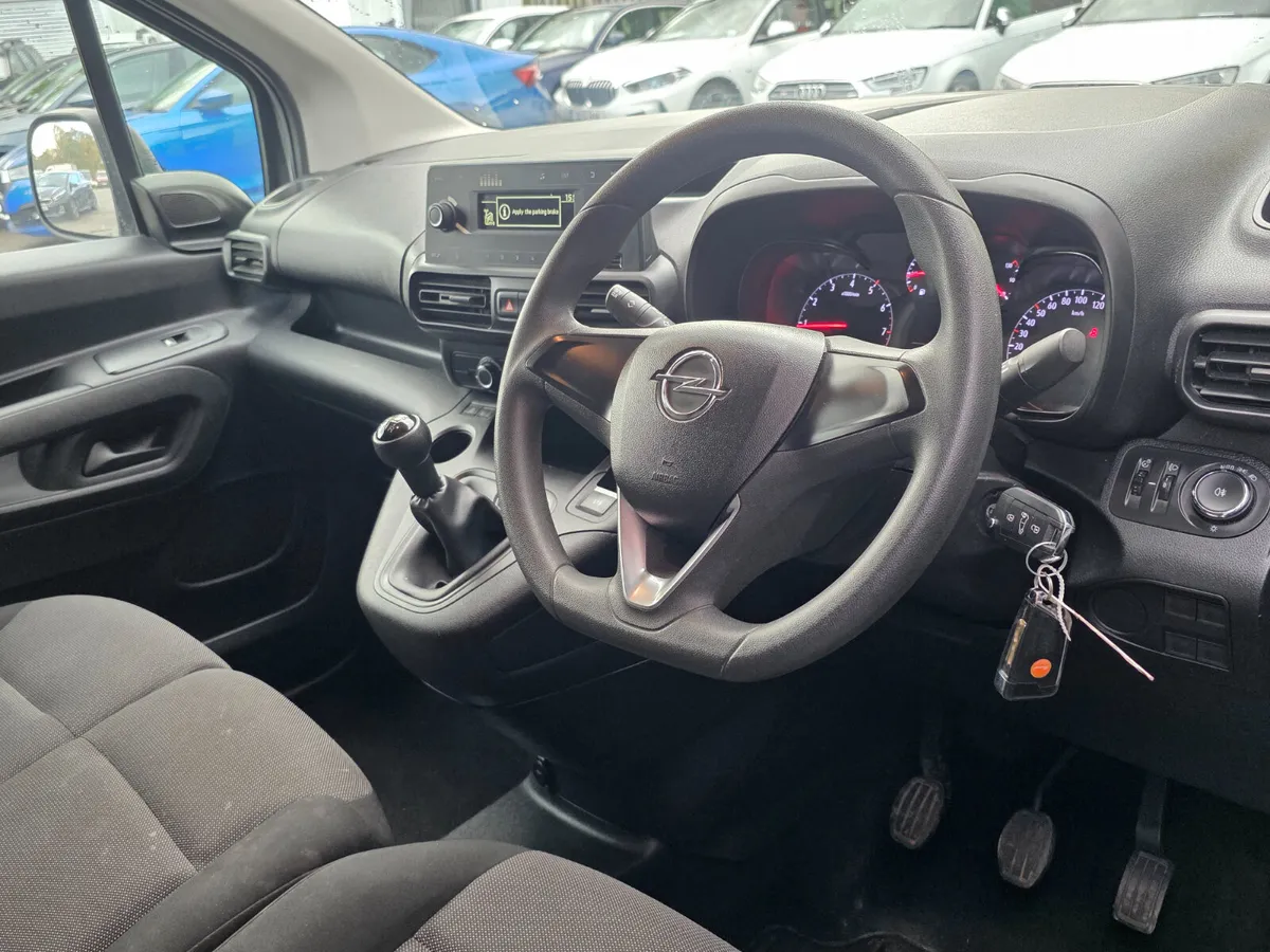 2021 Opel Combo 1.5 DIESEL // ** LOW MILEAGE ** - Image 4