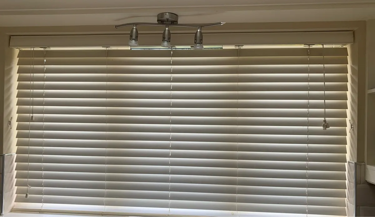 Wooden Venetian Blind - Image 3