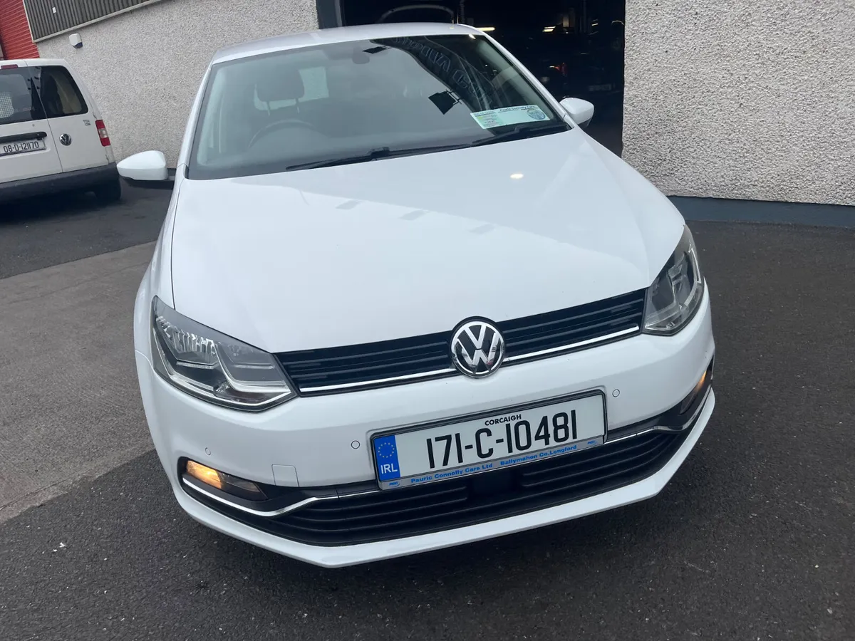 Volkswagen Polo 2017**Top Spec** - Image 4