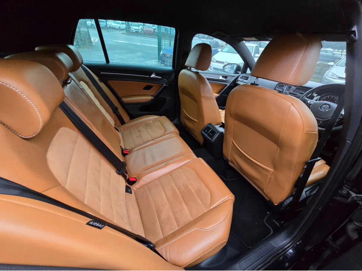 Volkswagen Golf 1.4 TSI SPECIAL TAN LEATHER SEATS - Image 4