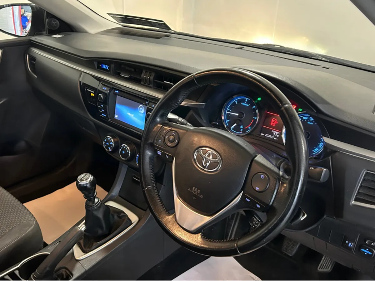 Toyota Corolla 1.4 D-4D LUNA 4DR - Image 2