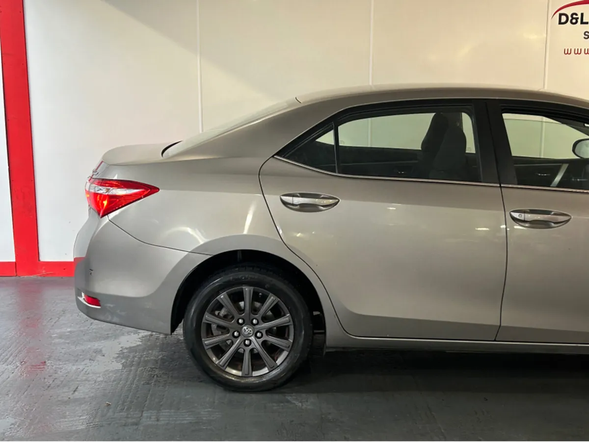Toyota Corolla 1.4 D-4D LUNA 4DR - Image 3