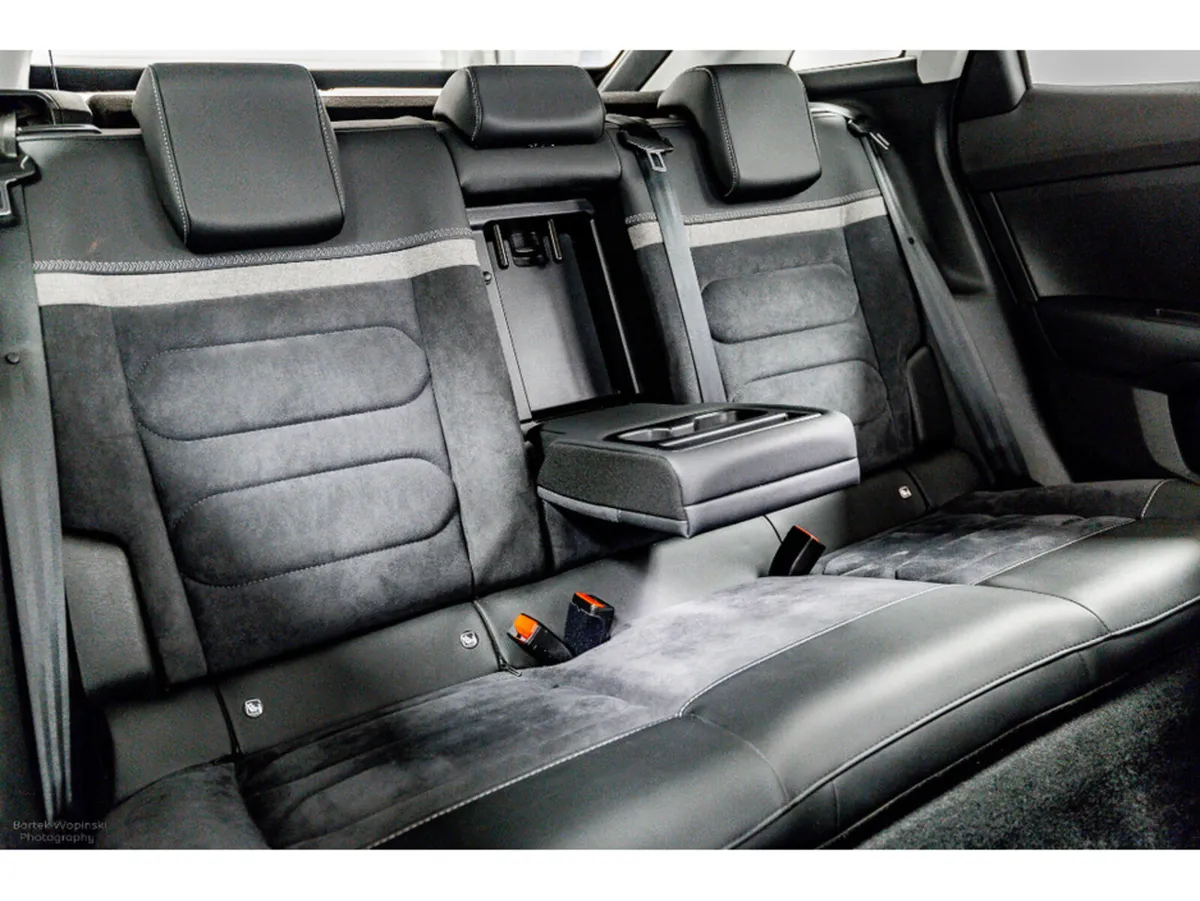 Citroen C4 ë-SHINE PLUS 50kWh Auto 136HP - Image 4