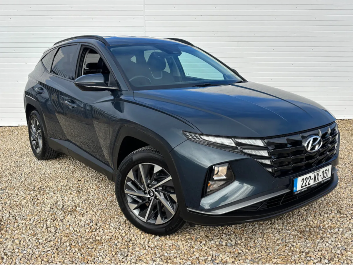 Hyundai Tucson IX35 EXECUTIVE 5DR - Image 1