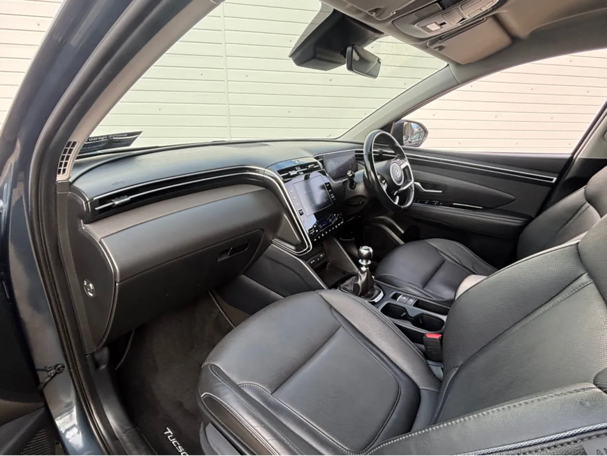 Hyundai Tucson IX35 EXECUTIVE 5DR - Image 2