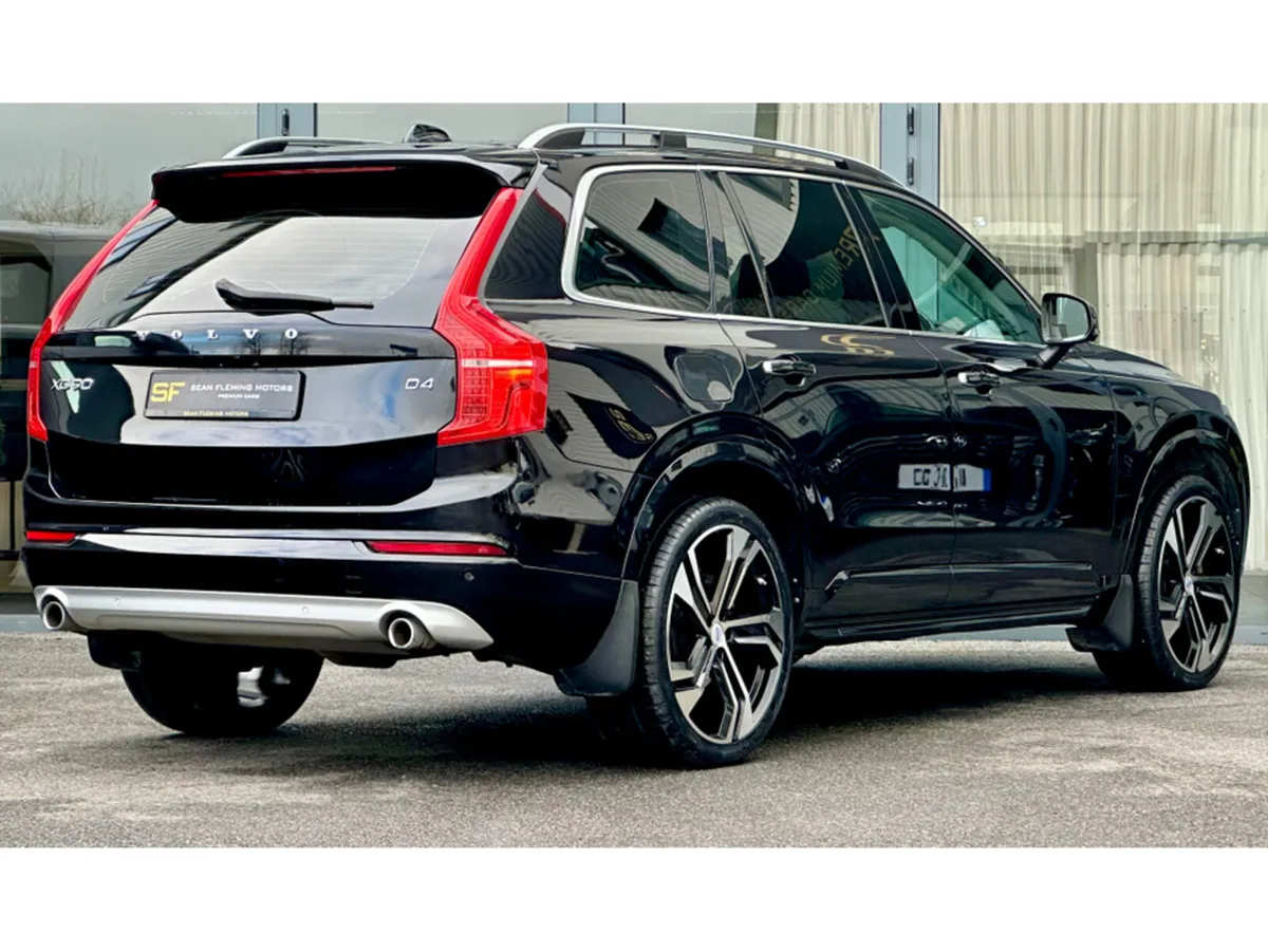 Volvo XC90 D4 MOMENTUM GT AUTO - Image 3