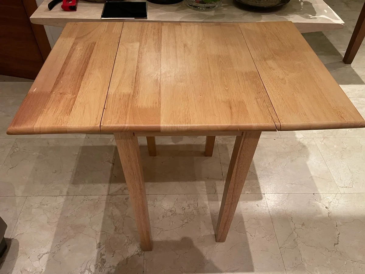 As New - 1.5 - 3.5 Foot Extendable Kitchen Table - Image 1