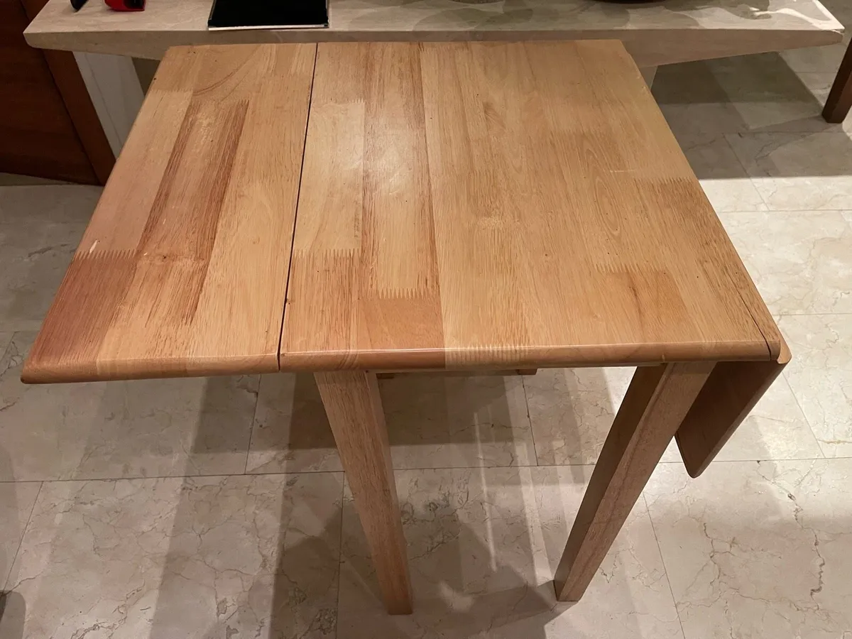 As New - 1.5 - 3.5 Foot Extendable Kitchen Table - Image 2