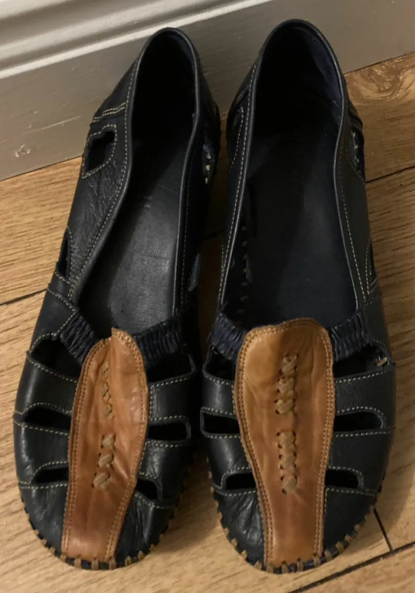 Ladies Shoes - Image 1