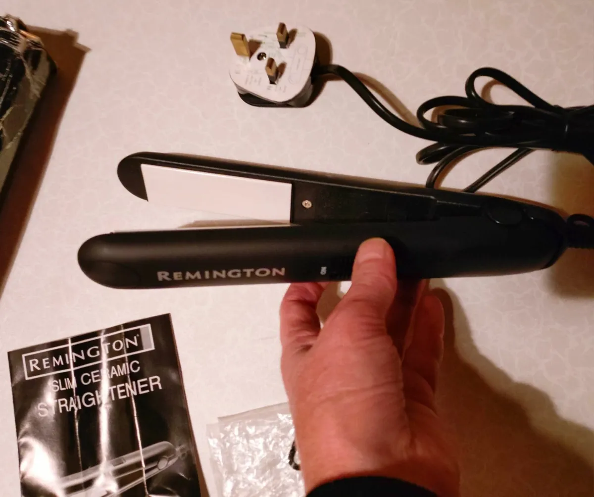REMINGTON CS2000 SLIM CERAMIC STRAIGHTENER (NEW). - Image 3