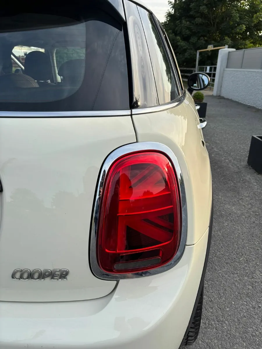 Mini Cooper 2018 5DR LOW MILEAGE - Image 3