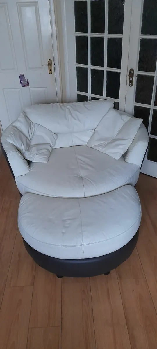 Sofa leather  360 turn - Image 2
