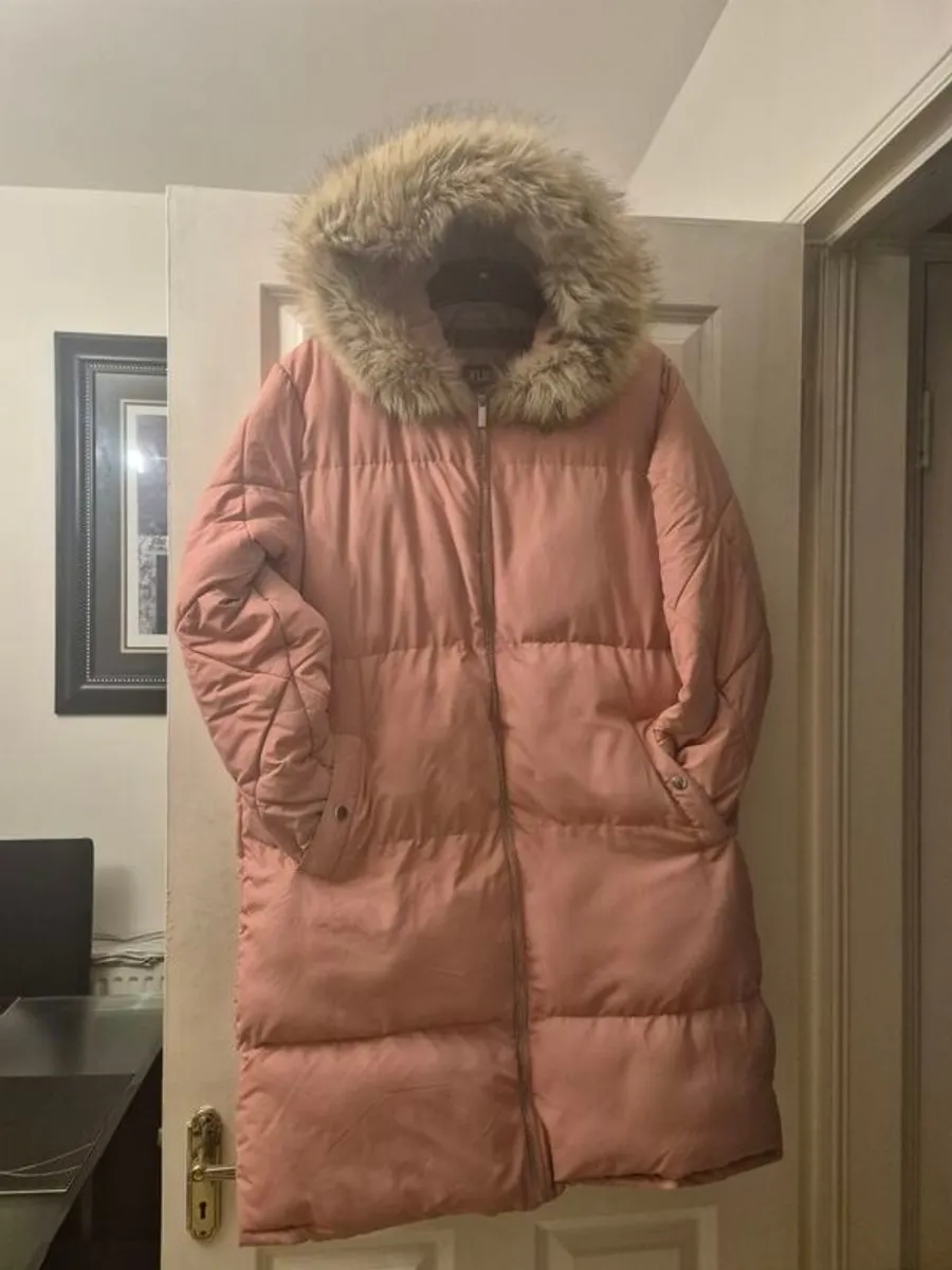 Ladies pink winter coat - Image 2
