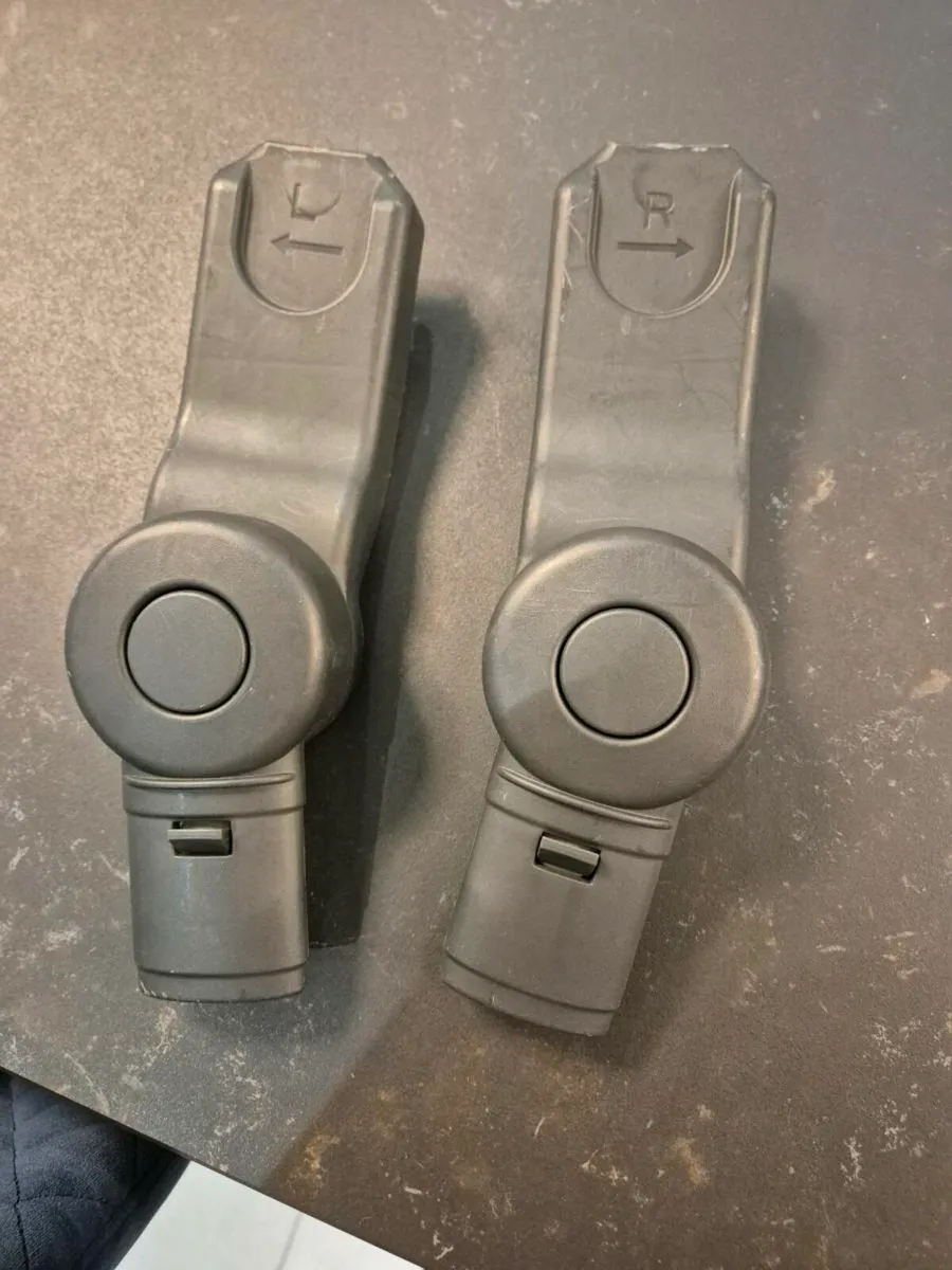 Cybex cloud-z carseat & iso-fiz base - Image 3