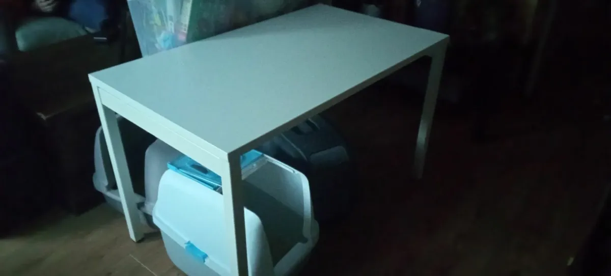 White table / desk - Image 3