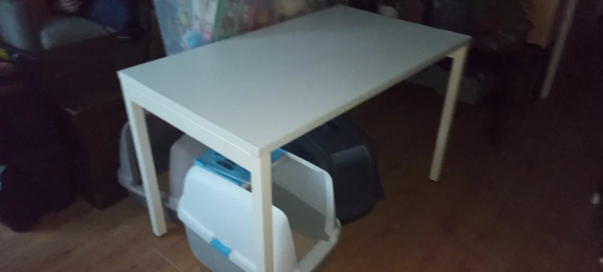 White table / desk - Image 4