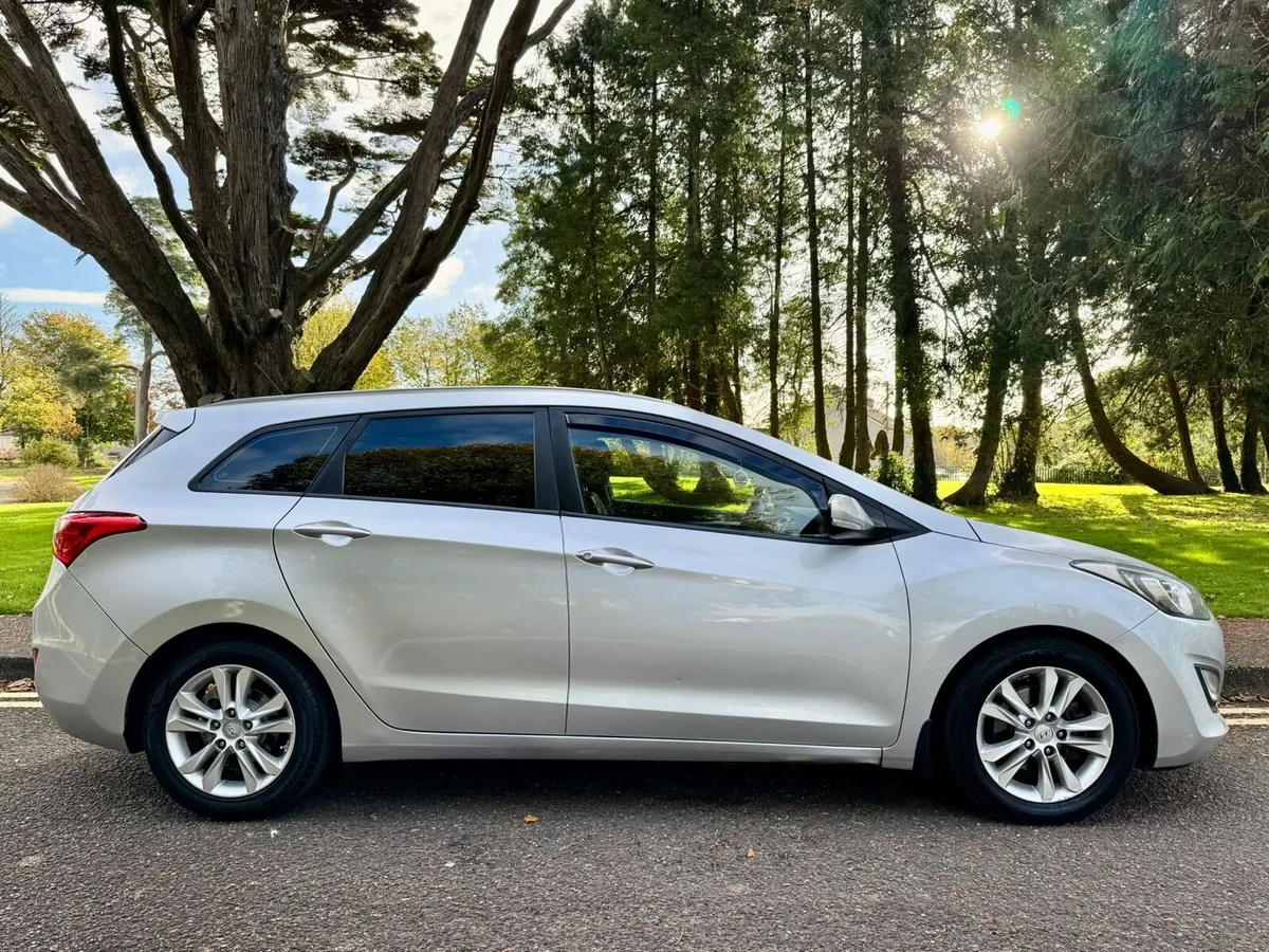 Hyundai i30 Estate - Image 3