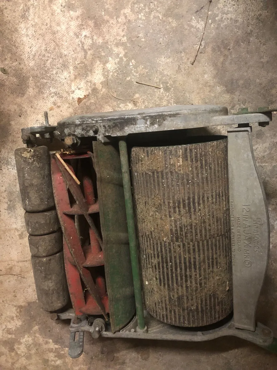 Vintage Lawn Mower with Grass Collector - Image 3