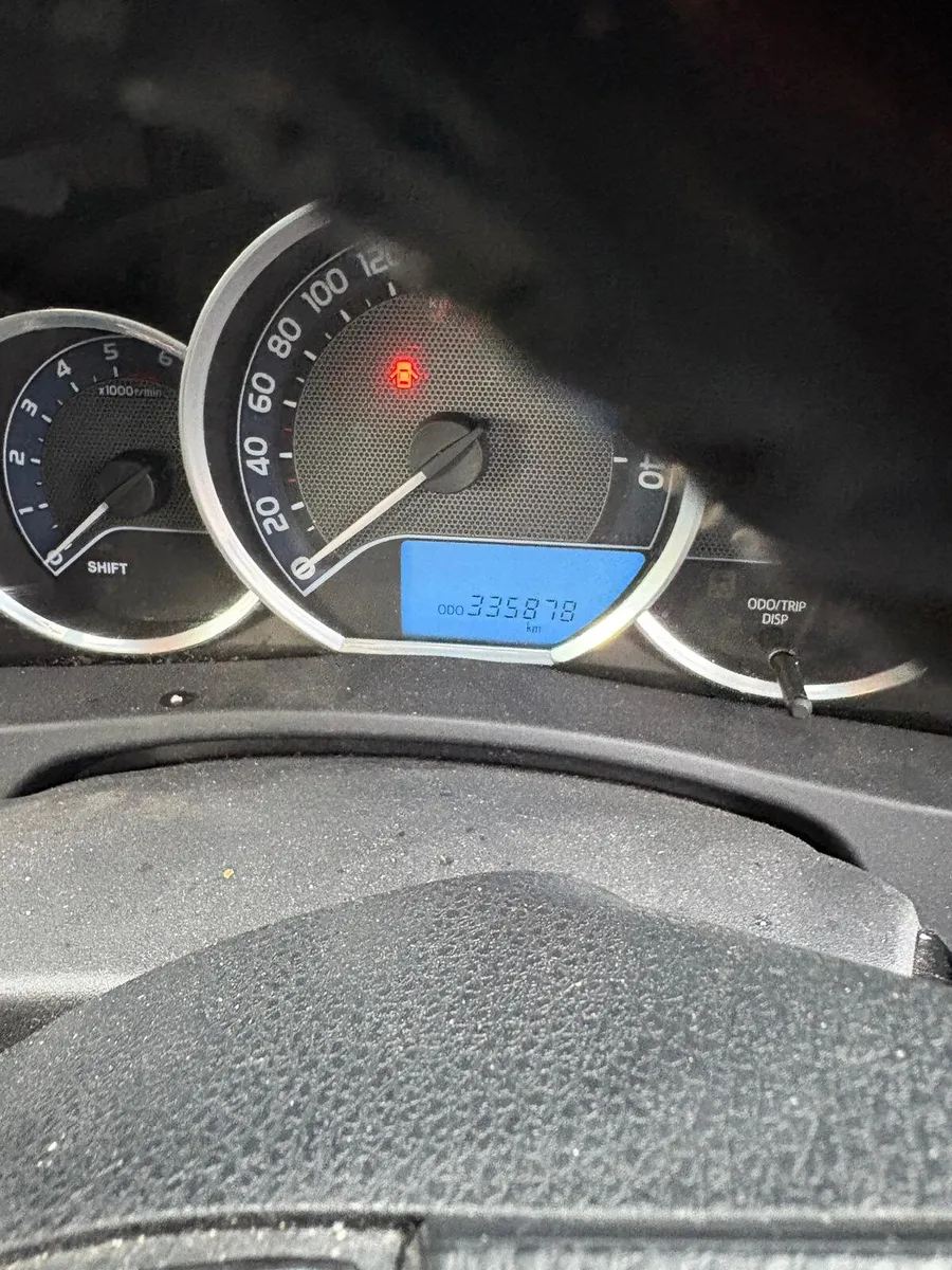Toyota Auris 2015 estate - Image 4