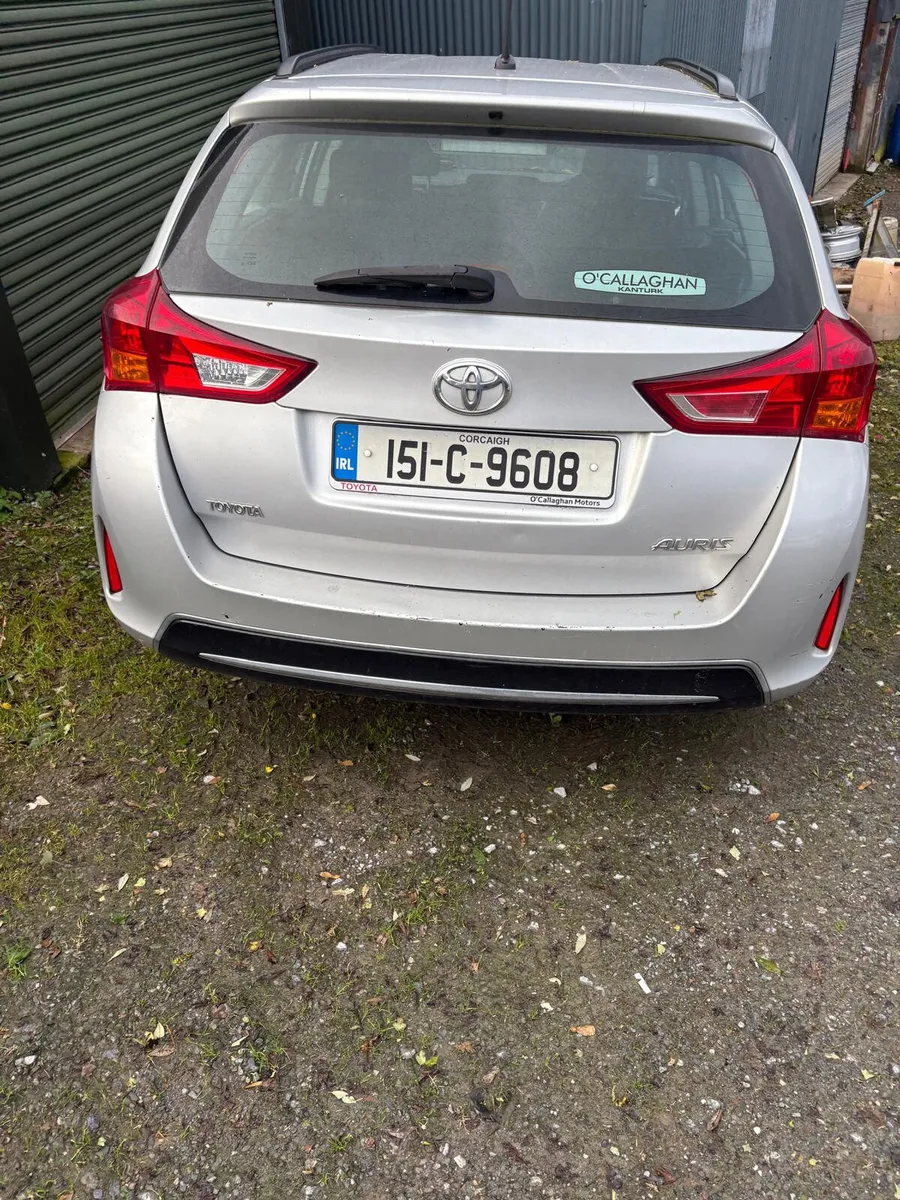 Toyota Auris 2015 estate - Image 1