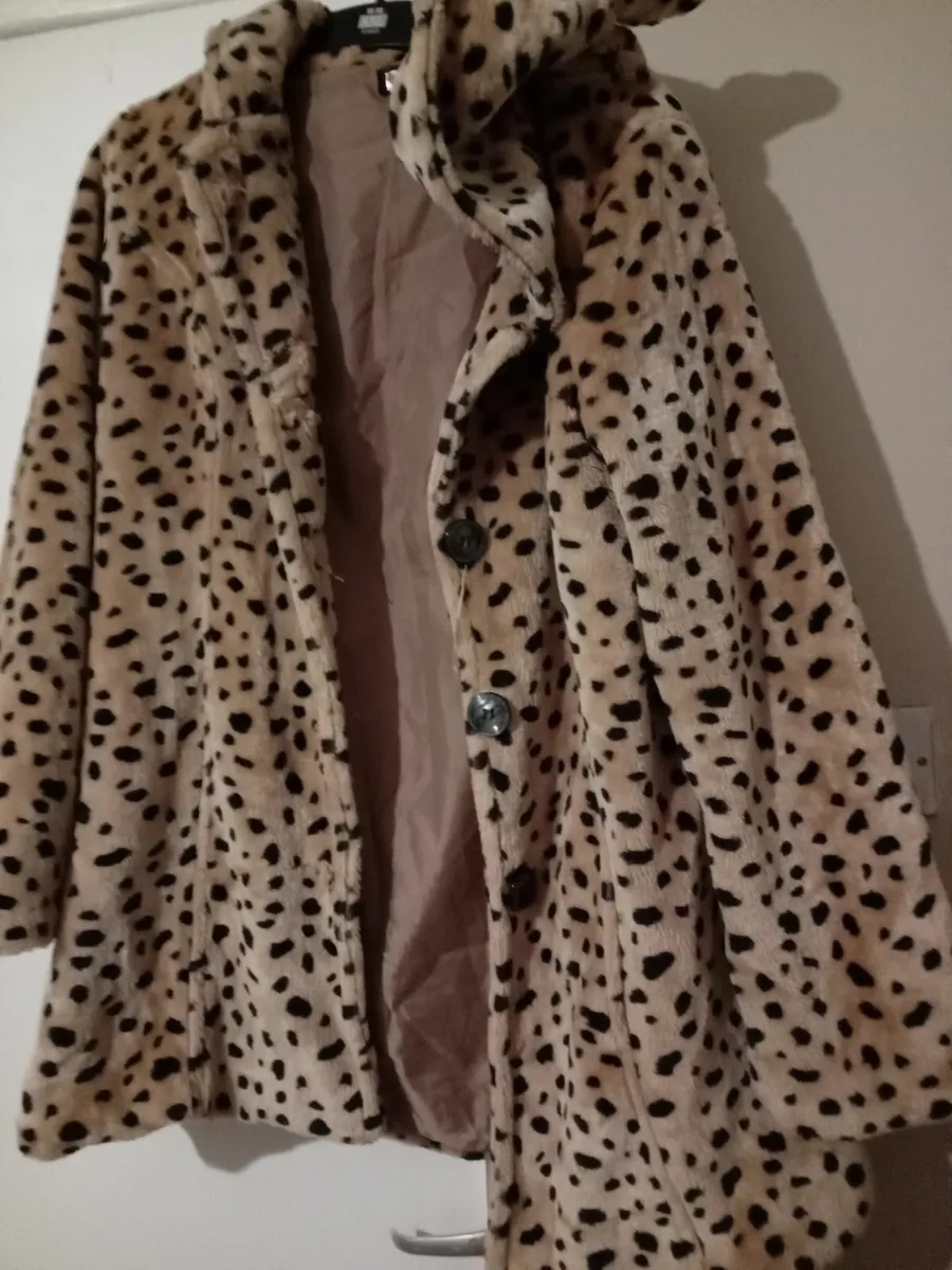 3ladies coats all size 14 - Image 2