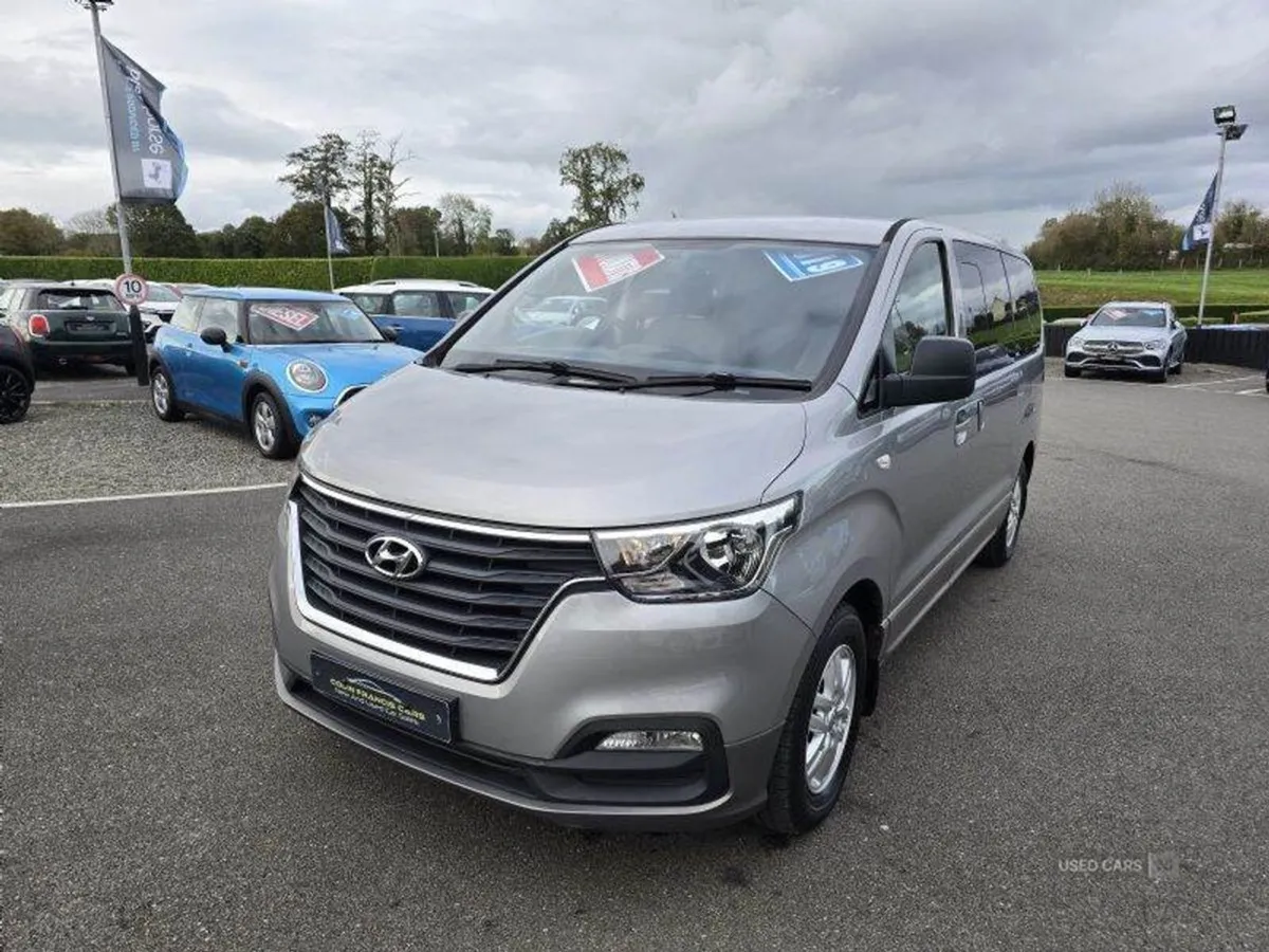 Hyundai i800 SE Nav - Image 1