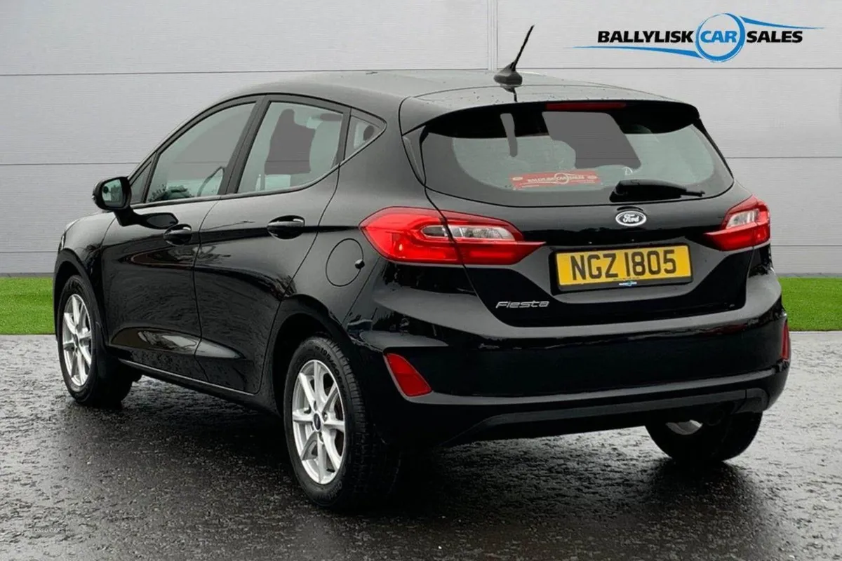 Ford Fiesta 1.0t 100PS Zetec in Black With 47K - Image 2