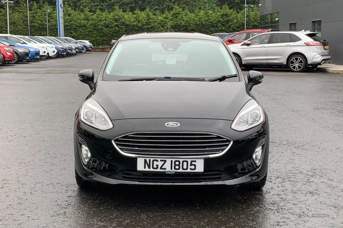 Ford Fiesta 1.0t 100PS Zetec in Black With 47K - Image 4