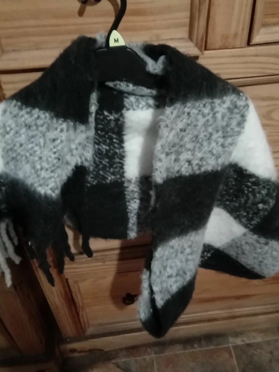 New ladies scarf - Image 1