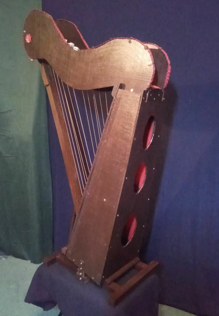 Enchanting Baby Harp - Image 2
