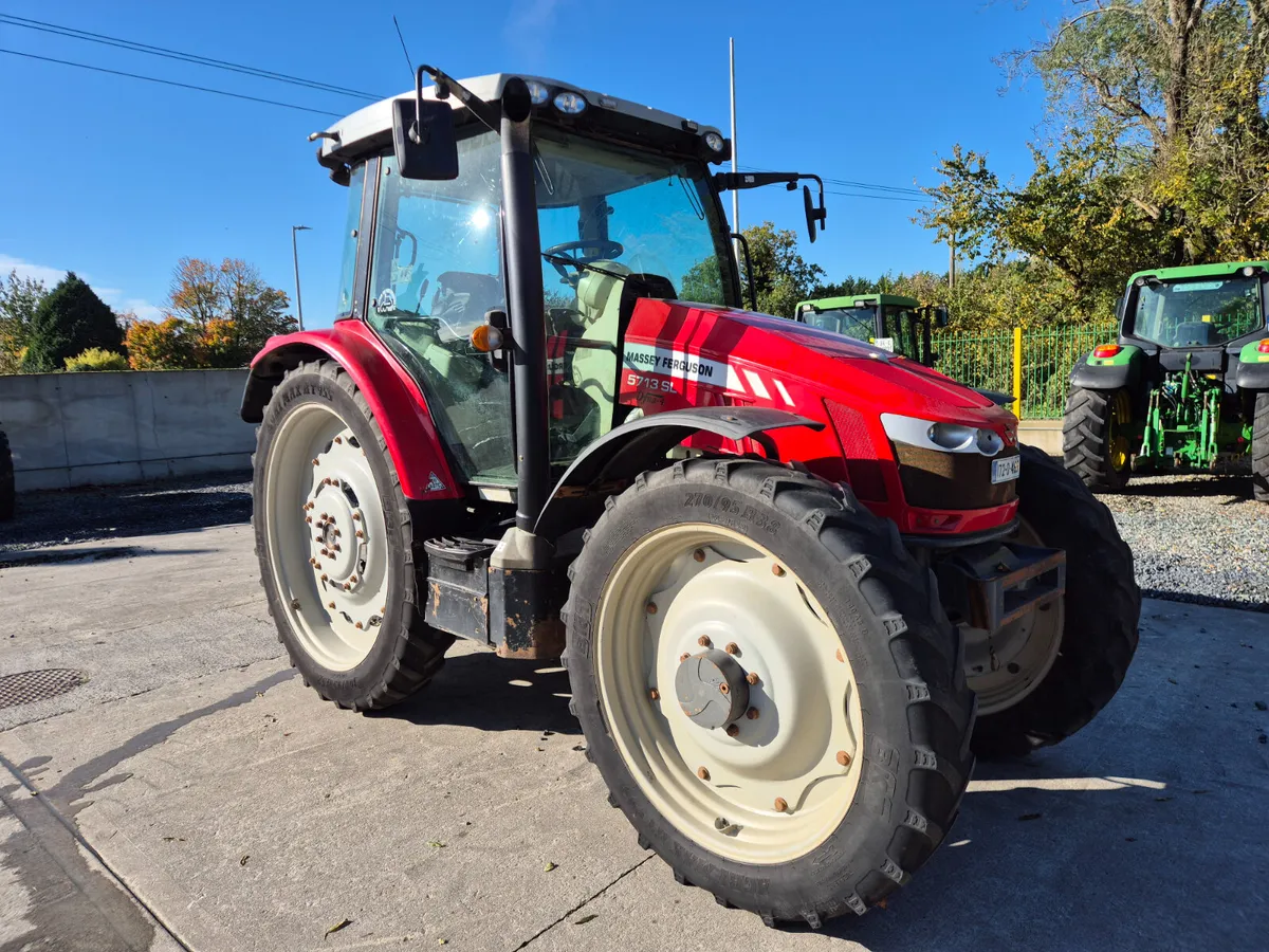 Massey Ferguson 5713 2017 - Image 1