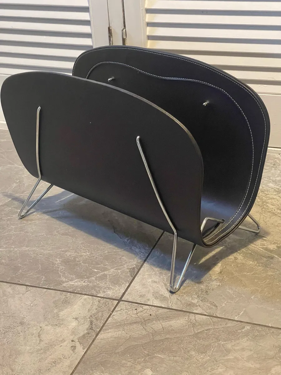 Mid century magazine rack - Image 1