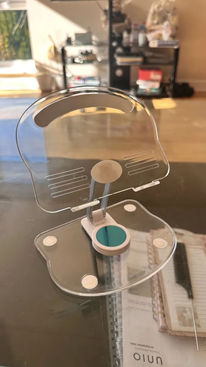 Tablet/Phone stand - Image 2