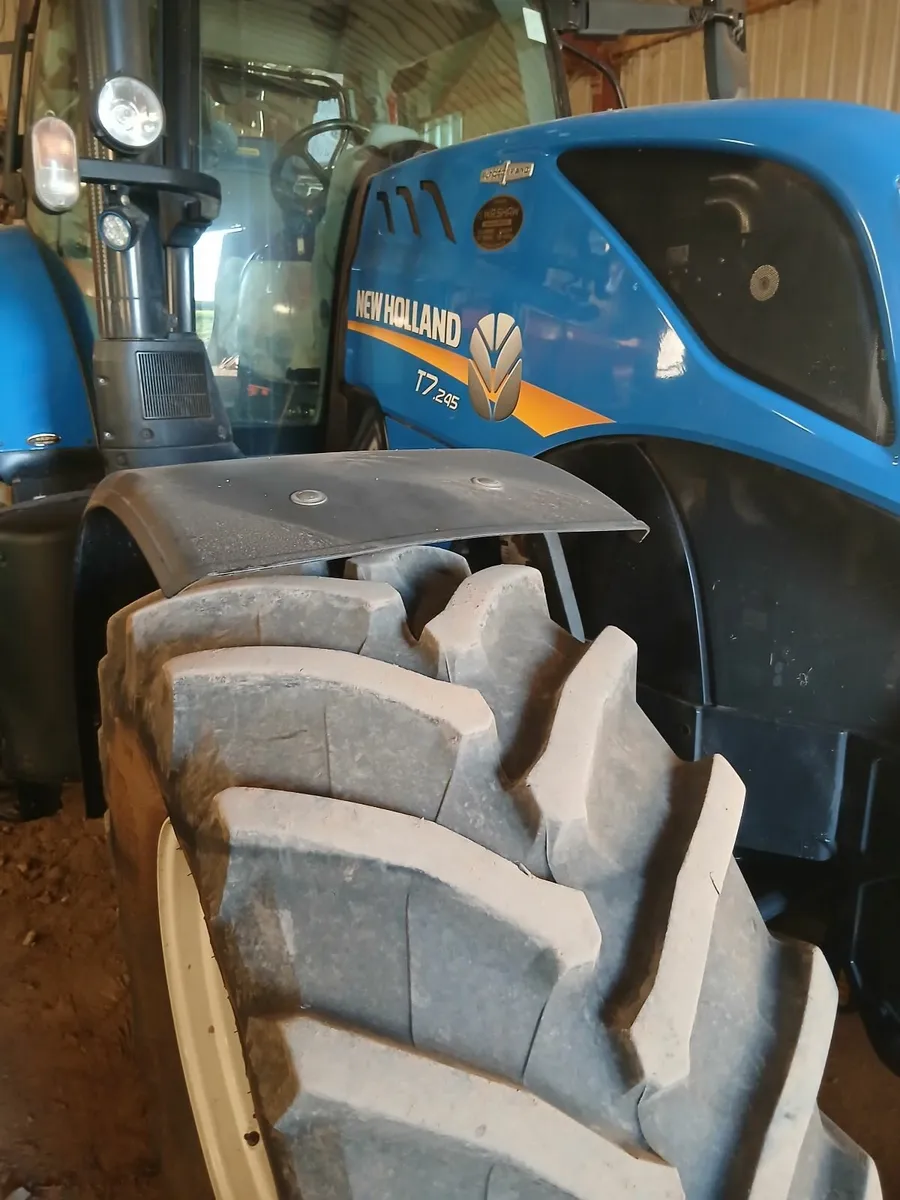 Tractor driver - Image 2