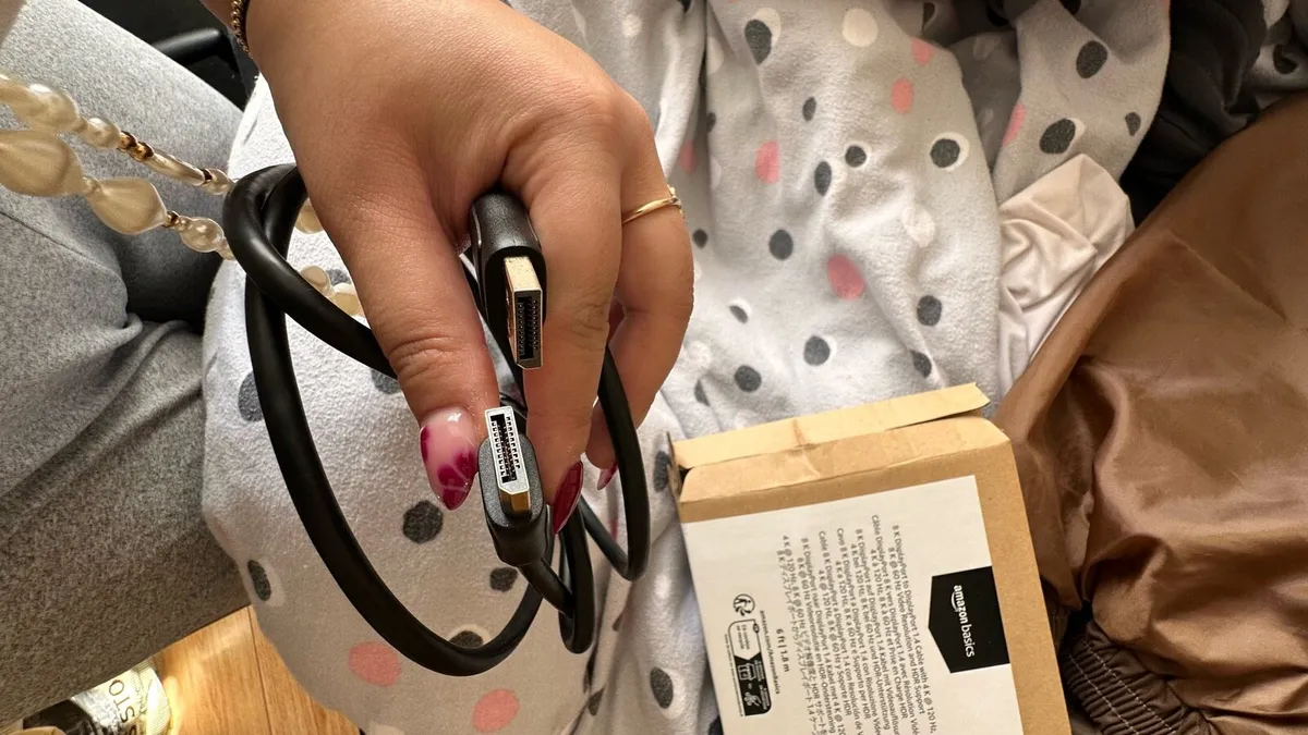 HDMI cable - Image 2