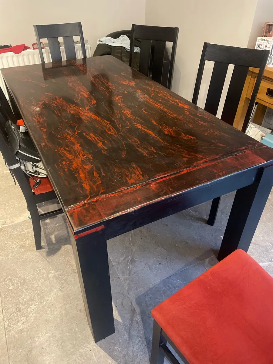 Kitchen table - Image 1