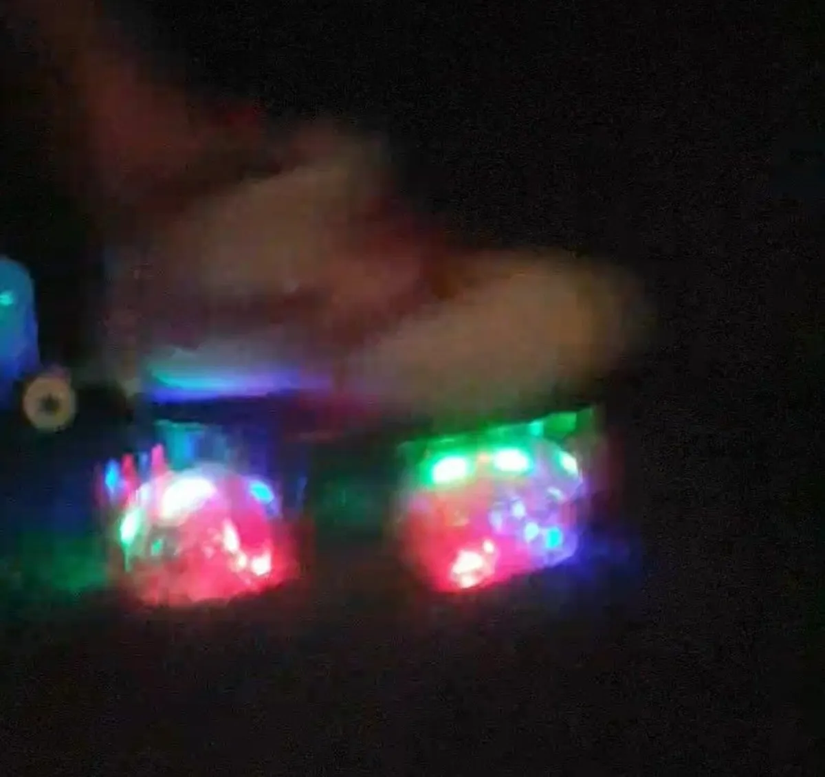 Skates size 2 light up wheels - Image 3