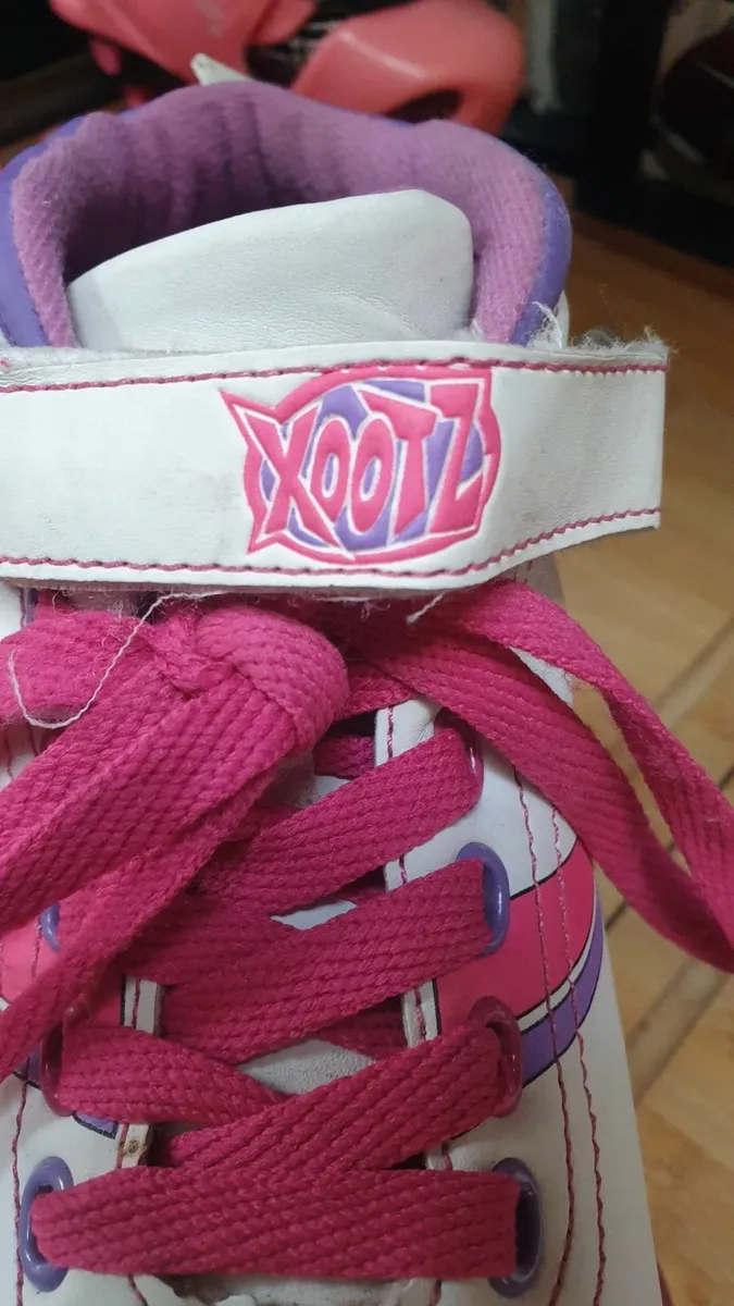 Skates size 2 light up wheels - Image 4