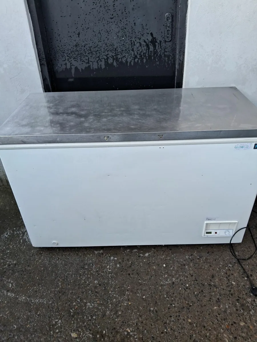 CHEST FREEZER FOR SALE - Image 2