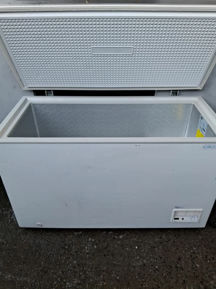 CHEST FREEZER FOR SALE - Image 3