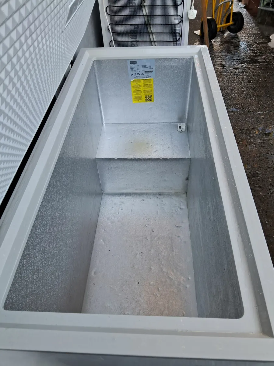 CHEST FREEZER FOR SALE - Image 4