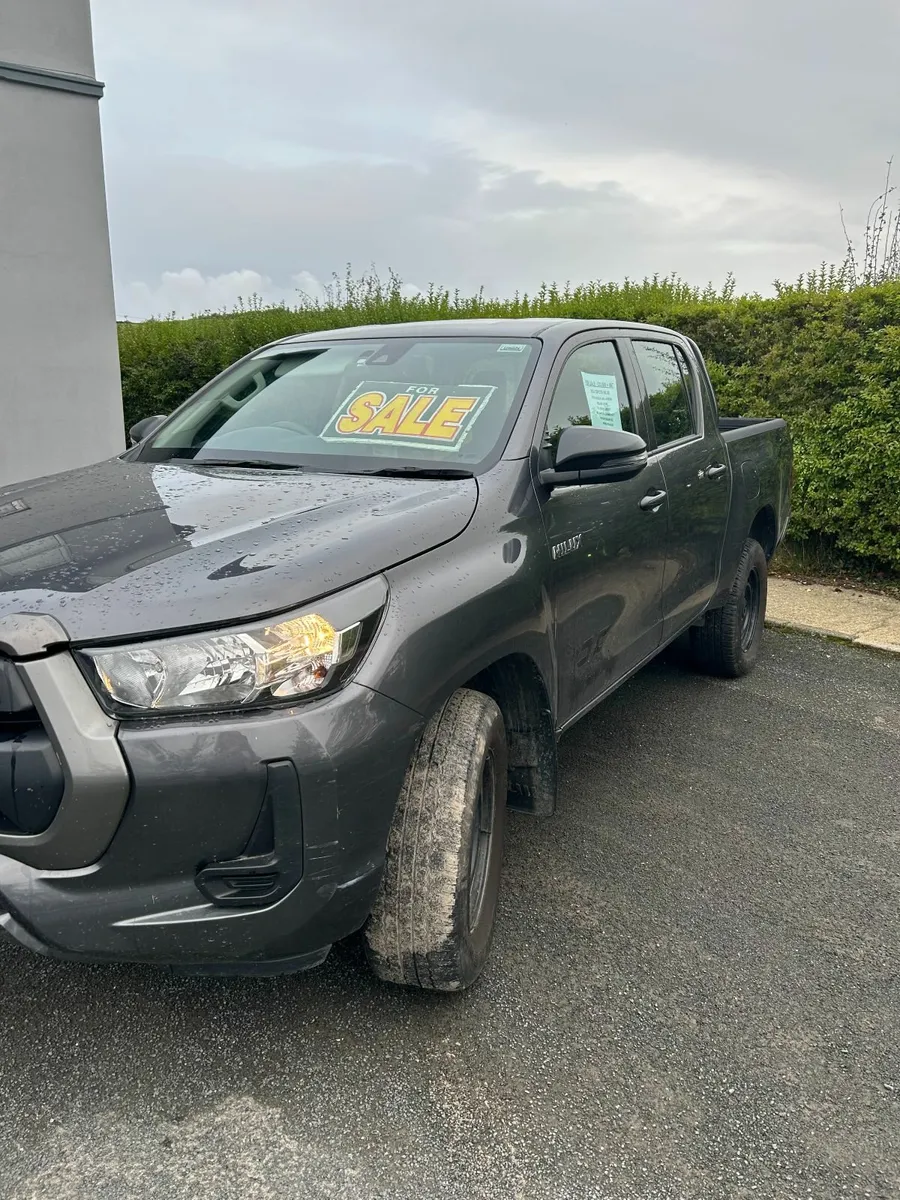 Toyota Hilux 2024 - Image 2