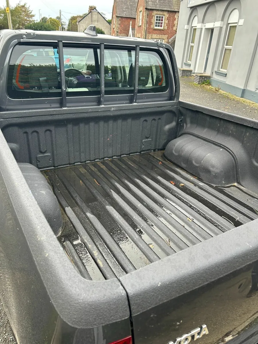 Toyota Hilux 2024 - Image 4