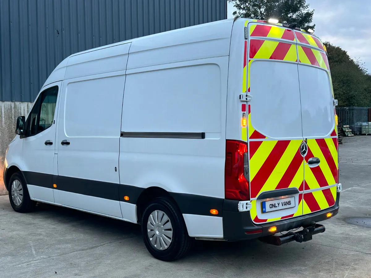 Mercedes-Benz Sprinter 2018 - Image 2